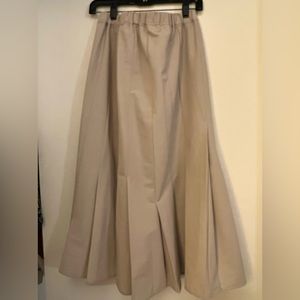 COS pretty khaki color skirt.